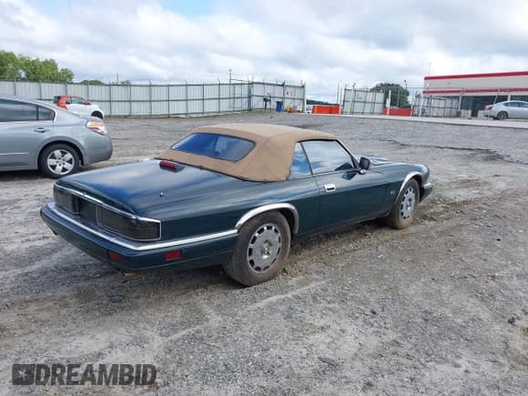 ✅ 1996 Jaguar XJS • VIN: SAJNX2743TC225295 • Лот: 42924967. Опубликован ранее на IAAI с пробегом 120 423 миль. Бесплатный доступ к архиву аукционных продаж из США и подробный отчёт об истории автомобиля на DreamBid. Изображение 4.