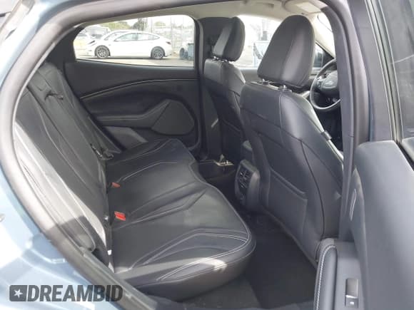 ✅ 2023 Ford Mustang Mach-E Premium • VIN: 3FMTK3R74PMA27195 • Лот: 43367616. Опубликован ранее на IAAI с пробегом 34 109 миль. Бесплатный доступ к архиву аукционных продаж из США и подробный отчёт об истории автомобиля на DreamBid. Изображение 8.