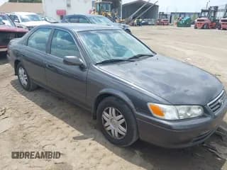 ✅ 2000 Toyota Camry LE • VIN: 4T1BG22K1YU735987 • Lot: 42382141. Wystawiony na IAAI z przebiegiem 111 573 mil. Bezpłatny archiwum sprzedaży aukcyjnych z USA i szczegółowy raport historii pojazdu na DreamBid. Zdjęcie 1.