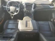 ✅ 2018 Chevrolet Suburban Premier • VIN: 1GNSCJKC9JR355511 • Lot: 75435744. Wystawiony na Copart z przebiegiem 79 192 mil. Bezpłatny archiwum sprzedaży aukcyjnych z USA i szczegółowy raport historii pojazdu na DreamBid. Zdjęcie 8.