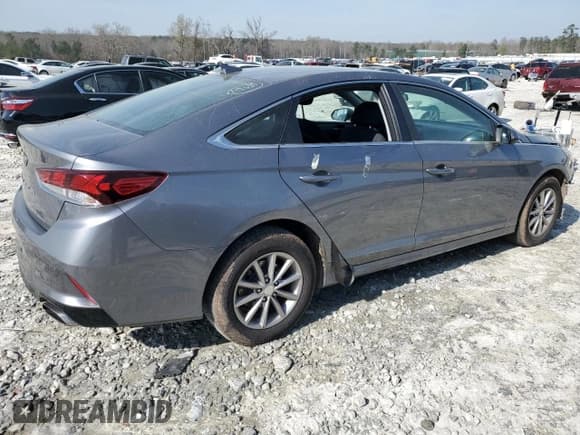 ✅ 2018 Hyundai Sonata SE • VIN: 5NPE24AF9JH688529 • Лот: 42747443. Опубликован ранее на Copart с пробегом Не указан. Бесплатный доступ к архиву аукционных продаж из США и подробный отчёт об истории автомобиля на DreamBid. Изображение 3.