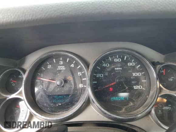 2009 Chevrolet Silverado 3500HD WT с VIN 1GBJC74K39E135526, выставлен на аукционе Copart как лот 55476145 с пробегом 231 642 миль миль и Чистый • Clean title. История ставок и продаж доступна на DreamBid. Изображение 9.