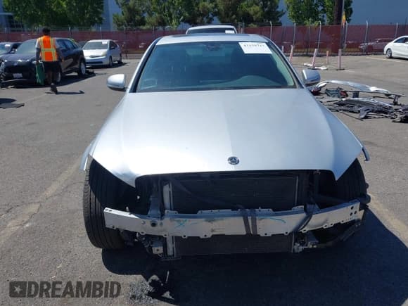 ✅ 2020 Mercedes-Benz C 300 • VIN: 55SWF8DB4LU327220 • Lot: 43159717. Wystawiony na IAAI z przebiegiem 55 204 mil. Bezpłatny archiwum sprzedaży aukcyjnych z USA i szczegółowy raport historii pojazdu na DreamBid. Zdjęcie 13.