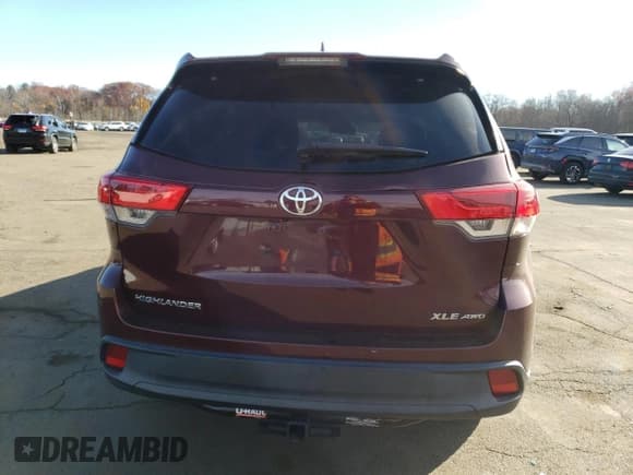 ✅ 2018 Toyota Highlander SE • VIN: 5TDJZRFH2JS814726 • Лот: 92962265. Опубликован ранее на Copart с пробегом 71 936 миль. Бесплатный доступ к архиву аукционных продаж из США и подробный отчёт об истории автомобиля на DreamBid. Изображение 6.
