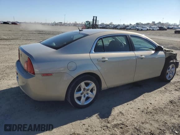 ✅ 2011 Chevrolet Malibu 1LS • VIN: 1G1ZB5E16BF334915 • Lot: 84113884. Listed on Copart with 78,417 mi. Free auction sales archive from the USA and detailed vehicle history report at DreamBid. Image 3.