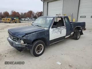 1989 Chevrolet S-10 с VIN 1GCCS19Z8K2222971, выставлен на аукционе Copart как лот 80904094 с пробегом 265 120 миль миль и Списание • Salvage title. История ставок и продаж доступна на DreamBid. Изображение 1.