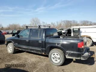 ✅ 2003 Chevrolet S-10 LS • VIN: 1GCDT13X43K185296 • Лот: 47947455. Опубликован ранее на Copart с пробегом 174 264 миль. Бесплатный доступ к архиву аукционных продаж из США и подробный отчёт об истории автомобиля на DreamBid. Изображение 2.