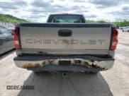 ✅ 2006 Chevrolet Silverado 2500HD Work Truck • VIN: 1GCHK29U56E162409 • Lot: 57626185. Wystawiony na Copart z przebiegiem 147 922 mil. Bezpłatny archiwum sprzedaży aukcyjnych z USA i szczegółowy raport historii pojazdu na DreamBid. Zdjęcie 6.