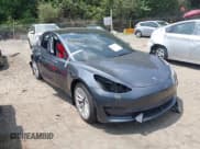 ✅ 2023 Tesla Model 3 • VIN: 5YJ3E1EA9PF613624 • Lot: 42617019. Wystawiony na IAAI z przebiegiem 24 665 mil. Bezpłatny archiwum sprzedaży aukcyjnych z USA i szczegółowy raport historii pojazdu na DreamBid. Zdjęcie 1.