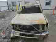 2015 Chevrolet Silverado 2500HD Work Truck z VIN 1GC1KUEG8FF107024, wystawiony jako Copart lot #42746245 z przebiegiem Nie podano mil oraz Nie do naprawy • Non repairable. Historia ofert i sprzedaży dostępna na DreamBid. Obrazek 5.