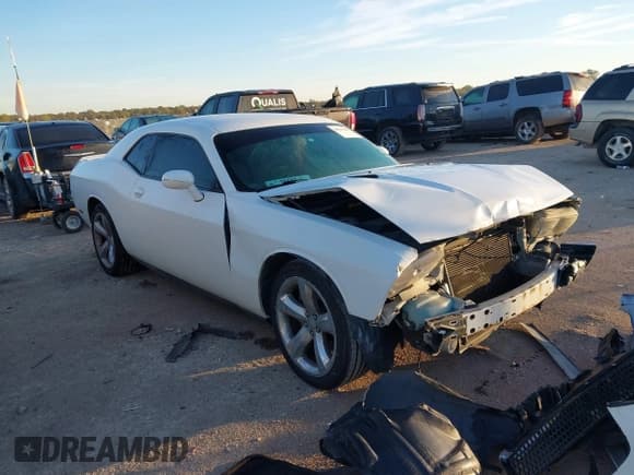 ✅ 2013 Dodge Challenger Rallye Redline • VIN: 2C3CDYAG2DH605817 • Lot: 40813689. Wystawiony na IAAI z przebiegiem 210 112 mil. Bezpłatny archiwum sprzedaży aukcyjnych z USA i szczegółowy raport historii pojazdu na DreamBid. Zdjęcie 1.