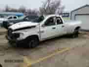 2007 Dodge 3500 Laramie z VIN 3D3MX48C17G723839, wystawiony jako Copart lot #42951025 z przebiegiem Nie podano mil oraz Szkoda całkowita • Salvage title. Historia ofert i sprzedaży dostępna na DreamBid. Obrazek 1.