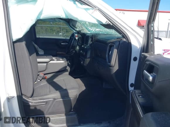 ✅ 2020 Chevrolet Silverado 1500 LT Trail Boss • VIN: 1GCPYFED0LZ269489 • Lot: 41886733. Wystawiony na IAAI z przebiegiem 71 414 mil. Bezpłatny archiwum sprzedaży aukcyjnych z USA i szczegółowy raport historii pojazdu na DreamBid. Zdjęcie 5.