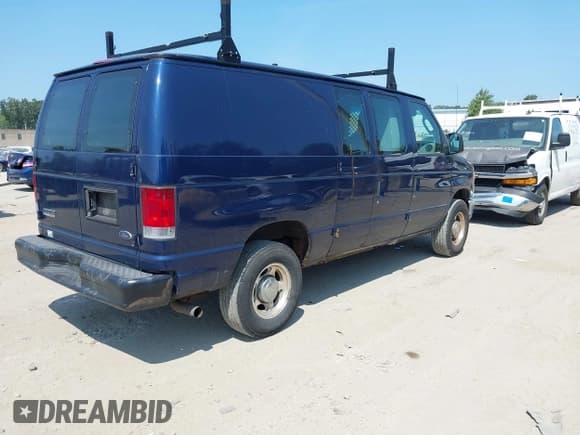 ✅ 2011 Ford Econoline Cargo Commercial • VIN: 1FTNE2EL8BDA30459 • Lot: 42901681. Listed on IAAI with 242,249 mi. Free auction sales archive from the USA and detailed vehicle history report at DreamBid. Image 4.