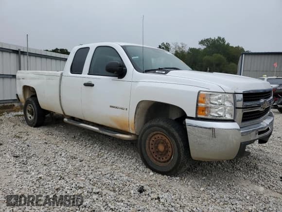 ✅ 2008 Chevrolet Silverado 2500HD Work Truck • VIN: 1GCHK29K18E116738 • Лот: 72018075. Опубликован ранее на Copart с пробегом 185 031 миль. Бесплатный доступ к архиву аукционных продаж из США и подробный отчёт об истории автомобиля на DreamBid. Изображение 4.