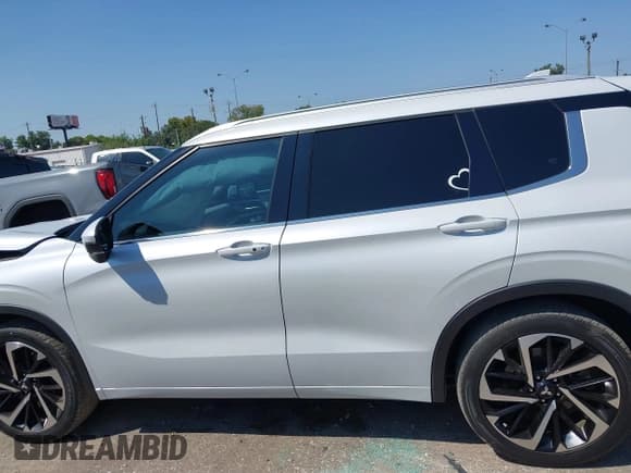 ✅ 2022 Mitsubishi Outlander SEL • VIN: JA4J4VA8XNZ057572 • Lot: 43165710. Wystawiony na IAAI z przebiegiem 19 864 mil. Bezpłatny archiwum sprzedaży aukcyjnych z USA i szczegółowy raport historii pojazdu na DreamBid. Zdjęcie 14.