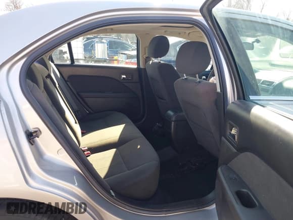 ✅ 2008 Mercury Milan • VIN: 3MEHM07Z58R633485 • Lot: 41764314. Listed on IAAI with 60,842 mi. Free auction sales archive from the USA and detailed vehicle history report at DreamBid. Image 8.