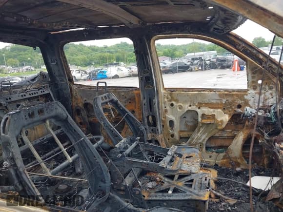 ✅ 2015 Chevrolet Silverado 2500HD LT • VIN: 1GC1KVEG4FF106698 • Lot: 42212983. Listed on IAAI with Not provided. Free auction sales archive from the USA and detailed vehicle history report at DreamBid. Image 5.