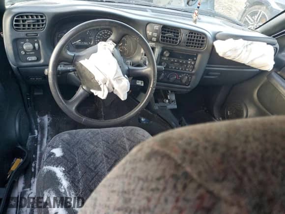 2002 Chevrolet S-10 LS с VIN 1GCDT13W92K204852, выставлен на аукционе Copart как лот 88025495 с пробегом Не указан миль и Списание • Salvage title. История ставок и продаж доступна на DreamBid. Изображение 8.