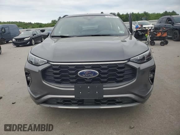 ✅ 2023 Ford Escape ST-Line Elite • VIN: 1FMCU9PA8PUA55816 • Лот: 57942725. Опубликован ранее на Copart с пробегом 4 288 миль. Бесплатный доступ к архиву аукционных продаж из США и подробный отчёт об истории автомобиля на DreamBid. Изображение 5.