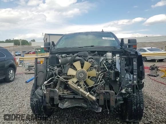 ✅ 2015 Chevrolet Silverado 2500HD LT • VIN: 1GC1KVEG7FF520039 • Lot: 57408335. Wystawiony na Copart z przebiegiem 115 804 mil. Bezpłatny archiwum sprzedaży aukcyjnych z USA i szczegółowy raport historii pojazdu na DreamBid. Zdjęcie 14.