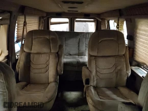 ✅ 1997 Ford Econoline Commercial • VIN: 1FDEE14L0VHA01896 • Lot: 43561985. Wystawiony na Copart z przebiegiem 203 840 mil. Bezpłatny archiwum sprzedaży aukcyjnych z USA i szczegółowy raport historii pojazdu na DreamBid. Zdjęcie 10.
