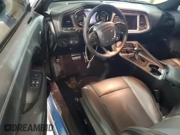 ✅ 2023 Dodge Challenger SXT • VIN: 2C3CDZGG5PH655483 • Lot: 49696144. Wystawiony na Copart z przebiegiem 1 602 mil. Bezpłatny archiwum sprzedaży aukcyjnych z USA i szczegółowy raport historii pojazdu na DreamBid. Zdjęcie 8.