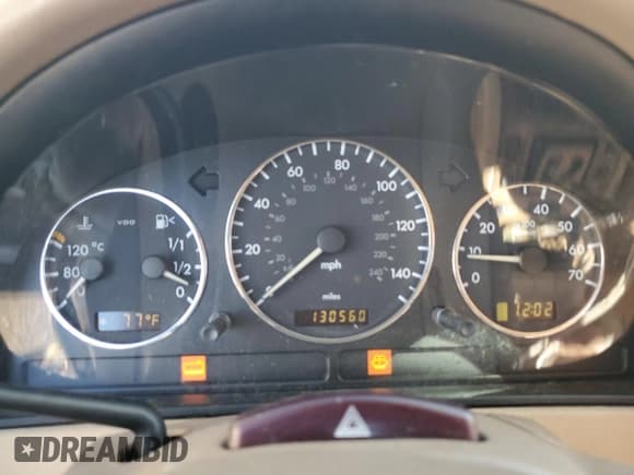 ✅ 2005 Mercedes-Benz M 500 • VIN: 4JGAB75E85A529110 • Lot: 80557034. Listed on Copart with 130,560 mi. Free auction sales archive from the USA and detailed vehicle history report at DreamBid. Image 9.