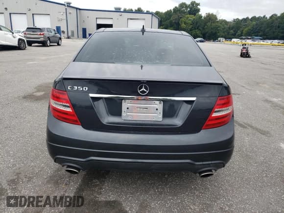 ✅ 2014 Mercedes-Benz C 350 Sport • VIN: WDDGF5HB4EA938767 • Лот: 67723665. Опубликован ранее на Copart с пробегом 180 470 миль. Бесплатный доступ к архиву аукционных продаж из США и подробный отчёт об истории автомобиля на DreamBid. Изображение 6.