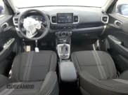 ✅ 2025 Hyundai Venue SEL • VIN: KMHRC8A34SU359364 • Lot: 52299705. Listed on Copart with 1,789 mi. Free auction sales archive from the USA and detailed vehicle history report at DreamBid. Image 8.