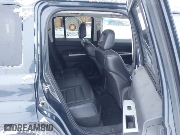 ✅ 2008 Jeep Patriot Limited • VIN: 1J8FF48W78D649087 • Lot: 43618228. Wystawiony na IAAI z przebiegiem 89 406 mil. Bezpłatny archiwum sprzedaży aukcyjnych z USA i szczegółowy raport historii pojazdu na DreamBid. Zdjęcie 8.