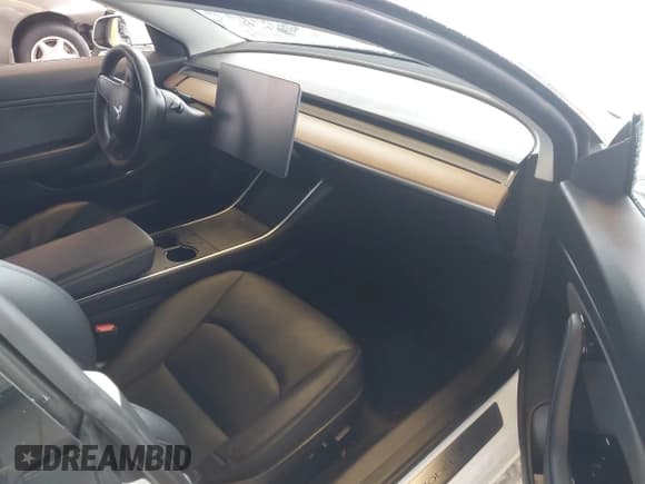 ✅ 2020 Tesla Model 3 Long Range • VIN: 5YJ3E1EB4LF665293 • Lot: 43622344. Wystawiony na IAAI z przebiegiem 57 908 mil. Bezpłatny archiwum sprzedaży aukcyjnych z USA i szczegółowy raport historii pojazdu na DreamBid. Zdjęcie 5.