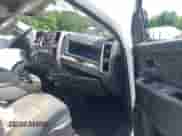 2018 Ram 1500 Tradesman z VIN 1C6RR6FG6JS325124, wystawiony jako IAAI lot #42486455 z przebiegiem Nie podano mil oraz . Historia ofert i sprzedaży dostępna na DreamBid. Obrazek 5.