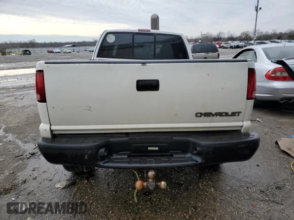 ✅ 2002 Chevrolet S-10 LS • VIN: 1GCCT19W028149143 • Лот: 41827785. Опубликован ранее на Copart с пробегом 205 053 миль. Бесплатный доступ к архиву аукционных продаж из США и подробный отчёт об истории автомобиля на DreamBid. Изображение 6.