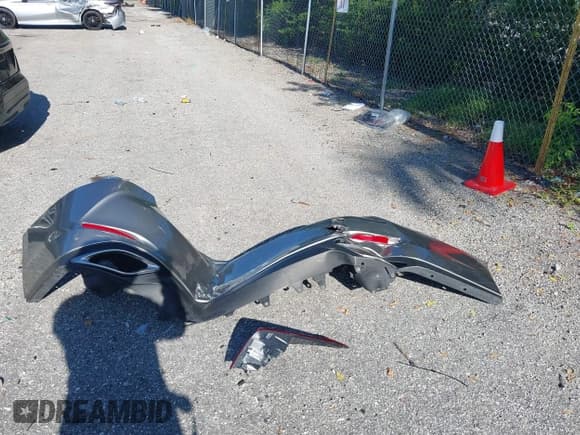 ✅ 2020 Lexus ES 350 • VIN: 58ADZ1B12LU067946 • Lot: 43021785. Listed on IAAI with 66,799 mi. Free auction sales archive from the USA and detailed vehicle history report at DreamBid. Image 12.