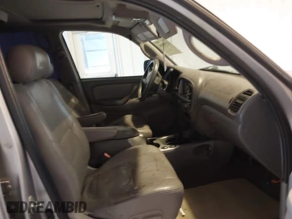 ✅ 2001 Toyota Sequoia Limited • VIN: 5TDBT48A21S004330 • Lot: 43706396. Listed on IAAI with 233,359 mi. Free auction sales archive from the USA and detailed vehicle history report at DreamBid. Image 5.