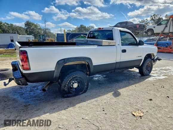 ✅ 2004 Chevrolet Silverado 2500HD Work Truck • VIN: 1GCHK24U14E290375 • Lot: 94463315. Wystawiony na Copart z przebiegiem 254 033 mil. Bezpłatny archiwum sprzedaży aukcyjnych z USA i szczegółowy raport historii pojazdu na DreamBid. Zdjęcie 3.