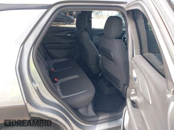 ✅ 2023 Chevrolet TrailBlazer LT • VIN: KL79MPS27PB178910 • Lot: 43258520. Wystawiony na IAAI z przebiegiem 21 811 mil. Bezpłatny archiwum sprzedaży aukcyjnych z USA i szczegółowy raport historii pojazdu na DreamBid. Zdjęcie 8.