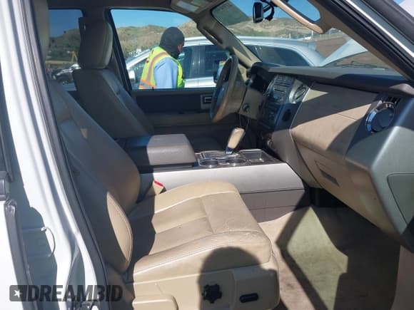 ✅ 2012 Ford Expedition XLT • VIN: 1FMJU1H5XCEF58911 • Lot: 41966461. Listed on IAAI with 167,643 mi. Free auction sales archive from the USA and detailed vehicle history report at DreamBid. Image 5.