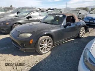 ✅ 2008 Mazda MX-5 Miata Grand Touring • VIN: JM1NC25F880141397 • Lot: 78642674. Wystawiony na Copart z przebiegiem 121 978 mil. Bezpłatny archiwum sprzedaży aukcyjnych z USA i szczegółowy raport historii pojazdu na DreamBid. Zdjęcie 1.