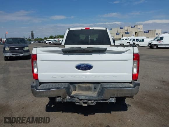 ✅ 2018 Ford F-250 XL • VIN: 1FT7W2AT8JEB20943 • Лот: 43111623. Опубликован ранее на IAAI с пробегом 215 058 миль. Бесплатный доступ к архиву аукционных продаж из США и подробный отчёт об истории автомобиля на DreamBid. Изображение 16.