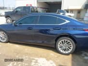 ✅ 2021 Lexus ES 350 Ultra Luxury • VIN: 58AFZ1B14MU101055 • Lot: 42267236. Wystawiony na IAAI z przebiegiem 79 004 mil. Bezpłatny archiwum sprzedaży aukcyjnych z USA i szczegółowy raport historii pojazdu na DreamBid. Zdjęcie 15.