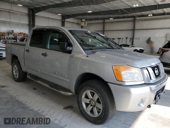 ✅ 2010 Nissan Titan SE • VIN: 1N6AA0EC0AN309103 • Лот: 67045135. Опубликован ранее на Copart с пробегом 150 101 миль. Бесплатный доступ к архиву аукционных продаж из США и подробный отчёт об истории автомобиля на DreamBid. Изображение 4.