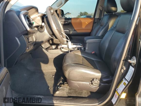 ✅ 2019 Toyota Tacoma TRD Sport • VIN: 3TMAZ5CN2KM087298 • Лот: 93667065. Опубликован ранее на Copart с пробегом 48 373 миль. Бесплатный доступ к архиву аукционных продаж из США и подробный отчёт об истории автомобиля на DreamBid. Изображение 7.