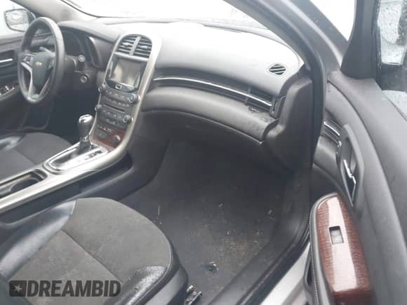 2013 Chevrolet Malibu LT z VIN 1G11C5SA7DF125748, wystawiony jako IAAI lot #43511224 z przebiegiem 291 847 mil mil oraz . Historia ofert i sprzedaży dostępna na DreamBid. Obrazek 5.