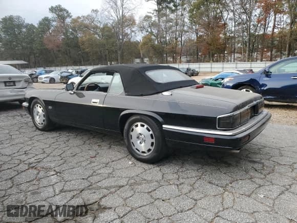 ✅ 1996 Jaguar XJS • VIN: SAJNX2740TC225643 • Лот: 80975784. Опубликован ранее на Copart с пробегом 98 427 миль. Бесплатный доступ к архиву аукционных продаж из США и подробный отчёт об истории автомобиля на DreamBid. Изображение 2.