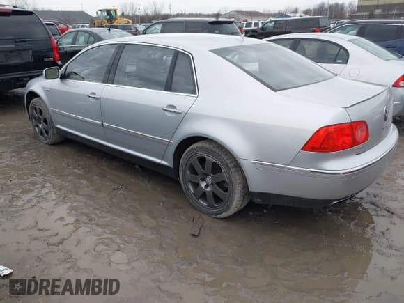 ✅ 2005 Volkswagen Phaeton • VIN: WVWBH03D858004483 • Лот: 41412475. Опубликован ранее на IAAI с пробегом 146 072 миль. Бесплатный доступ к архиву аукционных продаж из США и подробный отчёт об истории автомобиля на DreamBid. Изображение 3.