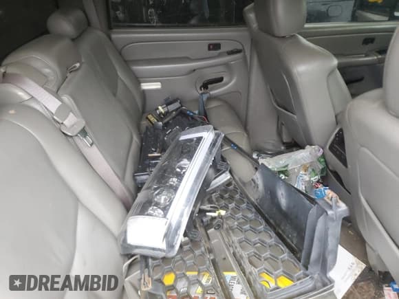 ✅ 2006 Chevrolet Silverado 2500HD LT2 • VIN: 1GCHK23U86F134204 • Lot: 68744365. Wystawiony na Copart z przebiegiem 203 046 mil. Bezpłatny archiwum sprzedaży aukcyjnych z USA i szczegółowy raport historii pojazdu na DreamBid. Zdjęcie 12.