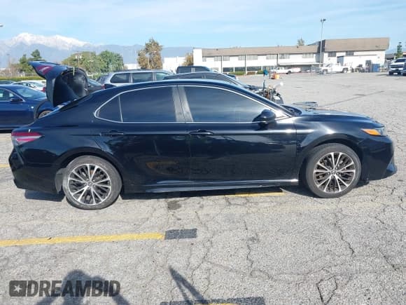 ✅ 2019 Toyota Camry SE • VIN: 4T1B11HK6KU854807 • Лот: 43770190. Опубликован ранее на IAAI с пробегом 110 077 миль. Бесплатный доступ к архиву аукционных продаж из США и подробный отчёт об истории автомобиля на DreamBid. Изображение 13.