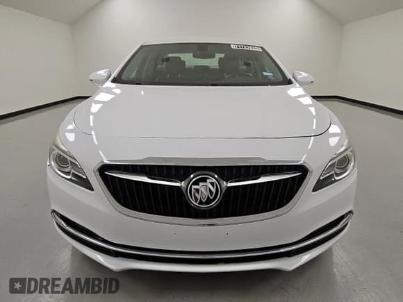 ✅ 2018 Buick LaCrosse Essence • VIN: 1G4ZP5SZ8JU121991 • Lot: 71727625. Wystawiony na Copart z przebiegiem 70 498 mil. Bezpłatny archiwum sprzedaży aukcyjnych z USA i szczegółowy raport historii pojazdu na DreamBid. Zdjęcie 5.
